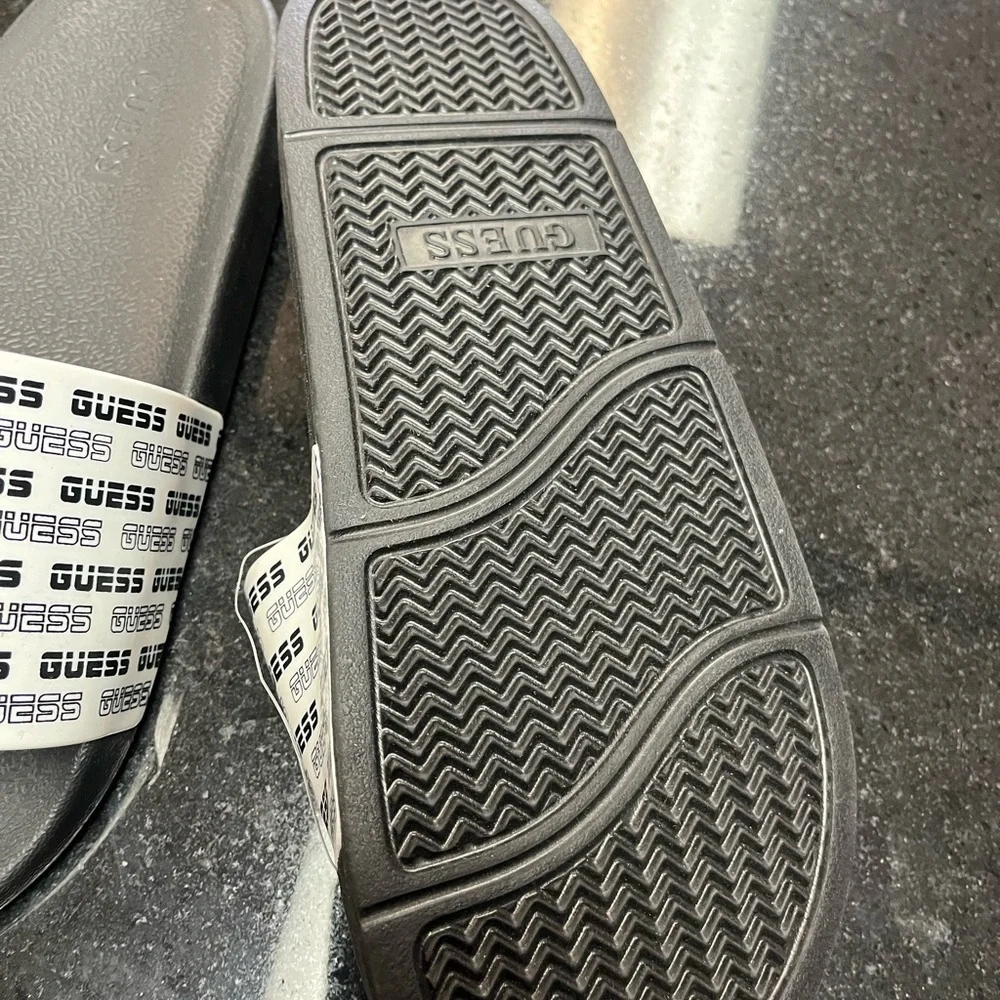 Sz Various Guess slippers